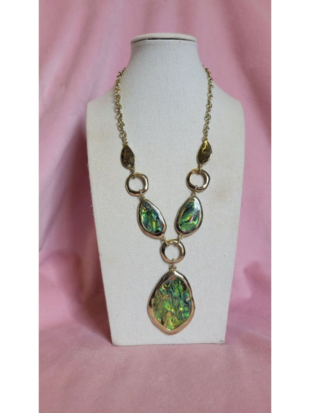 Gold Tone Green Orange Abalone Shell Look Costume Necklace N1B